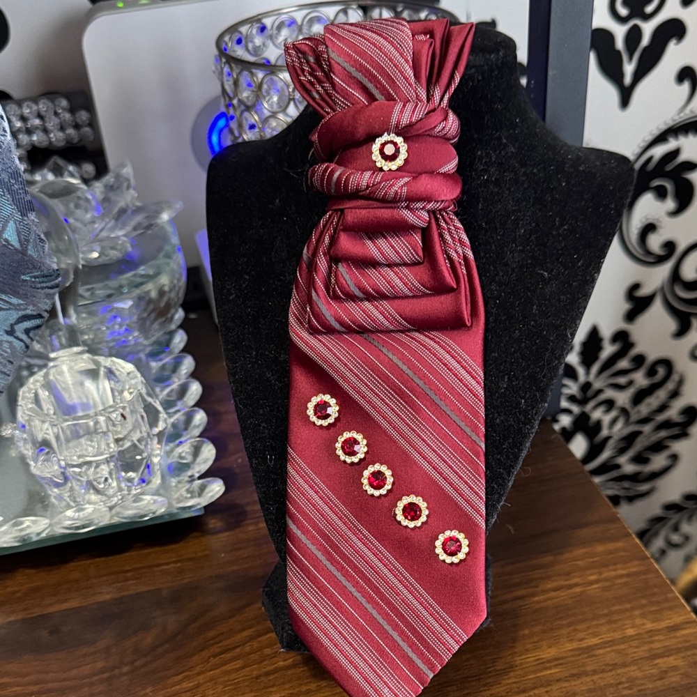 Elegant Red Striped Tie